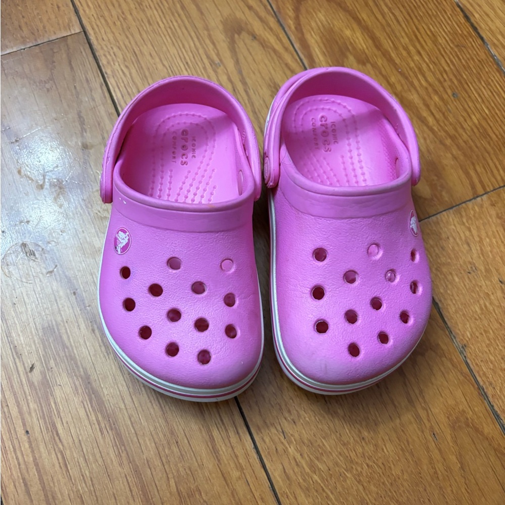 CROCS Bubblegum Pink Clogs